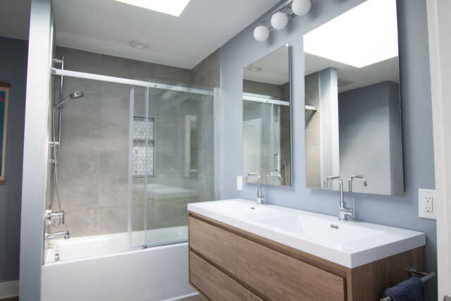 Brady3-Bathroom-F251